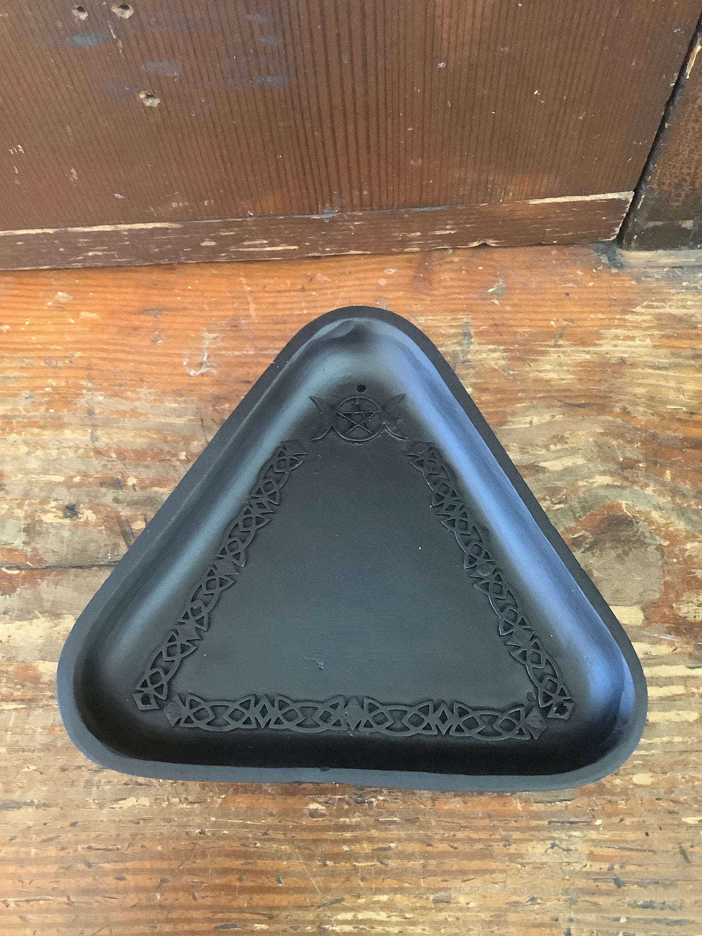 Cast iron incense holder triangle