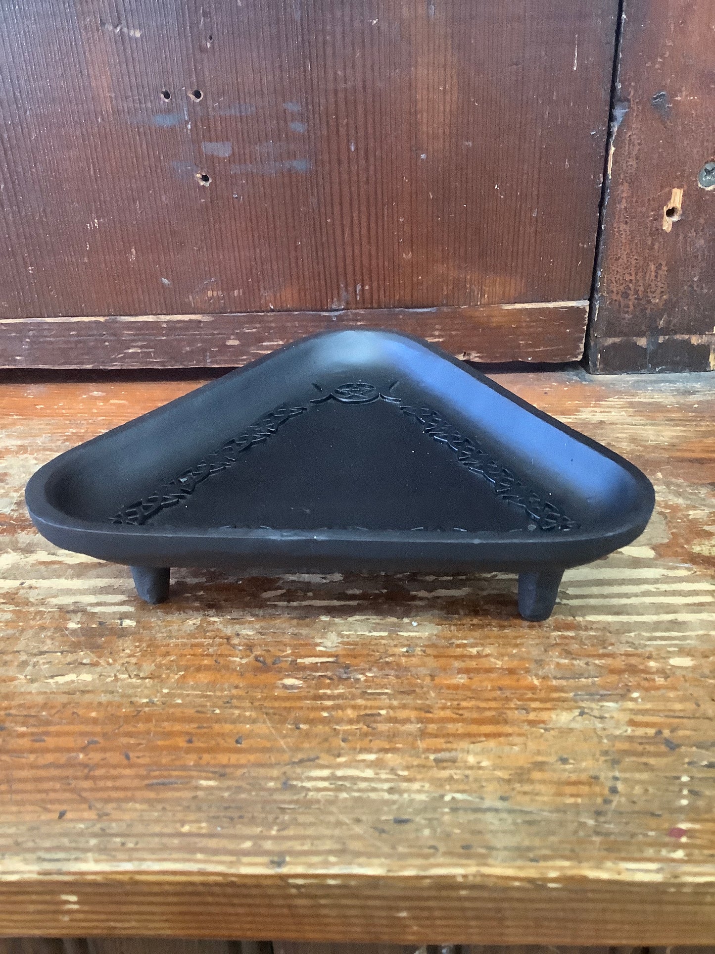 Cast iron incense holder triangle