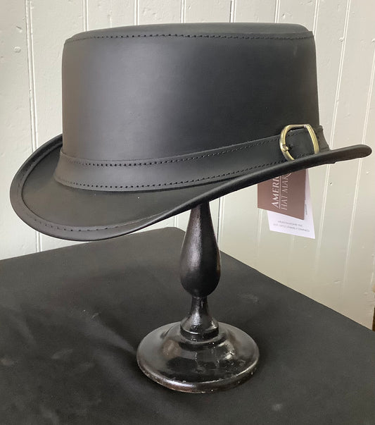 Bromley Black leather hat with Carriage band