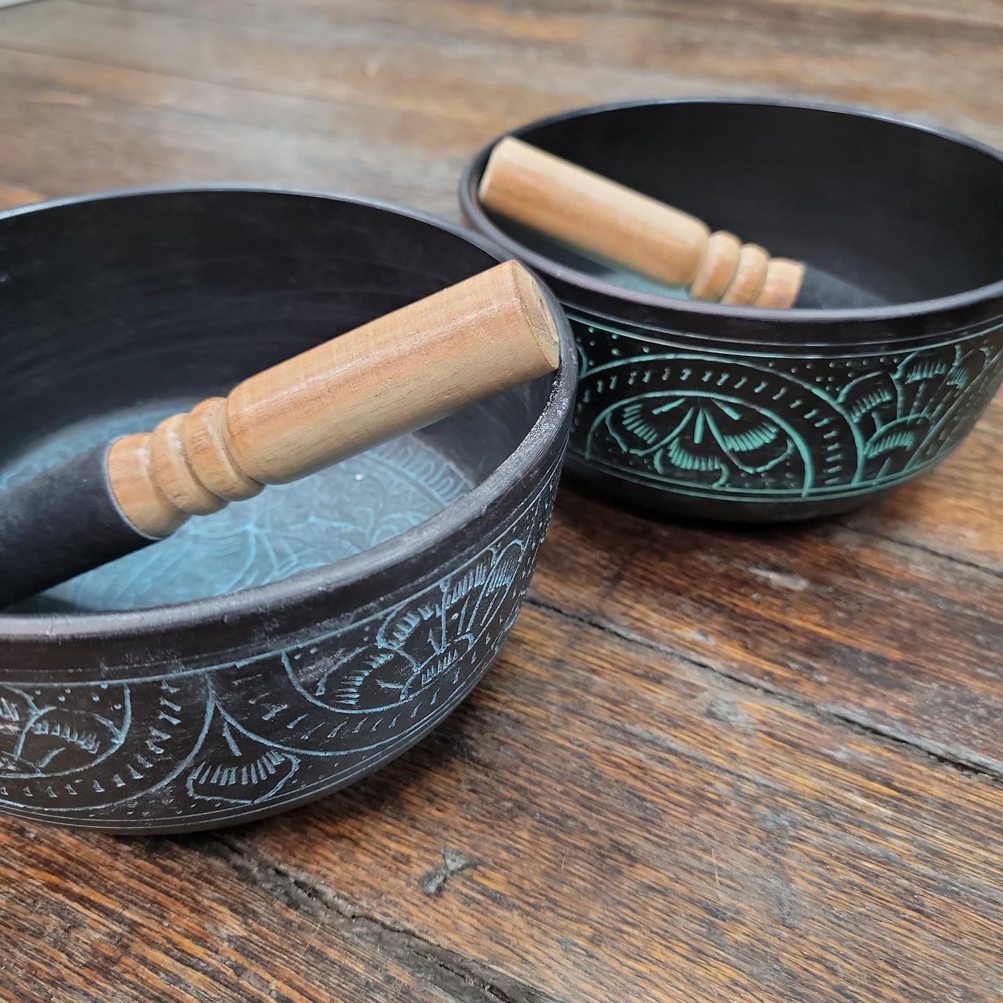 Singing Bowl Carved Flowers Exterior